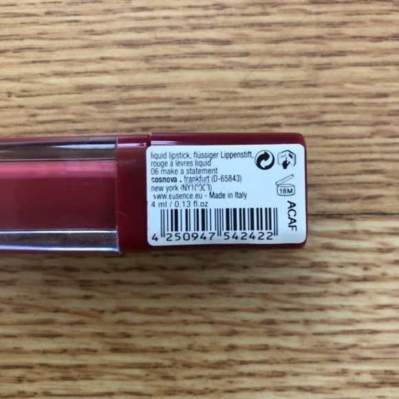 Essence "Make A Statement" lip gloss - Picture 5 of 9